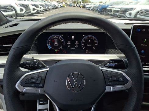 New 2026 Volkswagen Tiguan SE R-Line FWD image 18