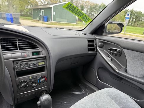 Used 2002 Hyundai Elantra GLS image 10