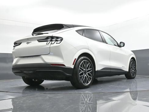 Used 2025 Ford Mustang Mach-E Premium image 31