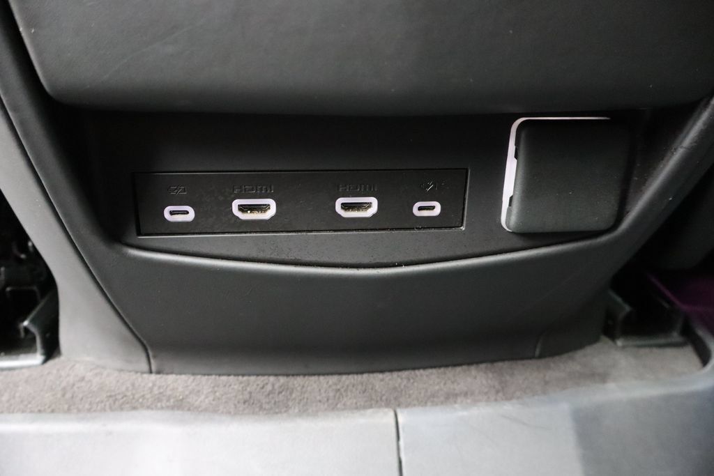 Used 2024 Cadillac Escalade ESV V AWD/4WD image 29