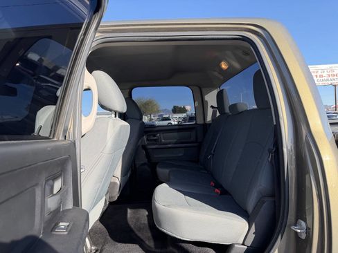 Used 2015 RAM 2500 Tradesman w/ Chrome Appearance Group AWD/4WD image 21