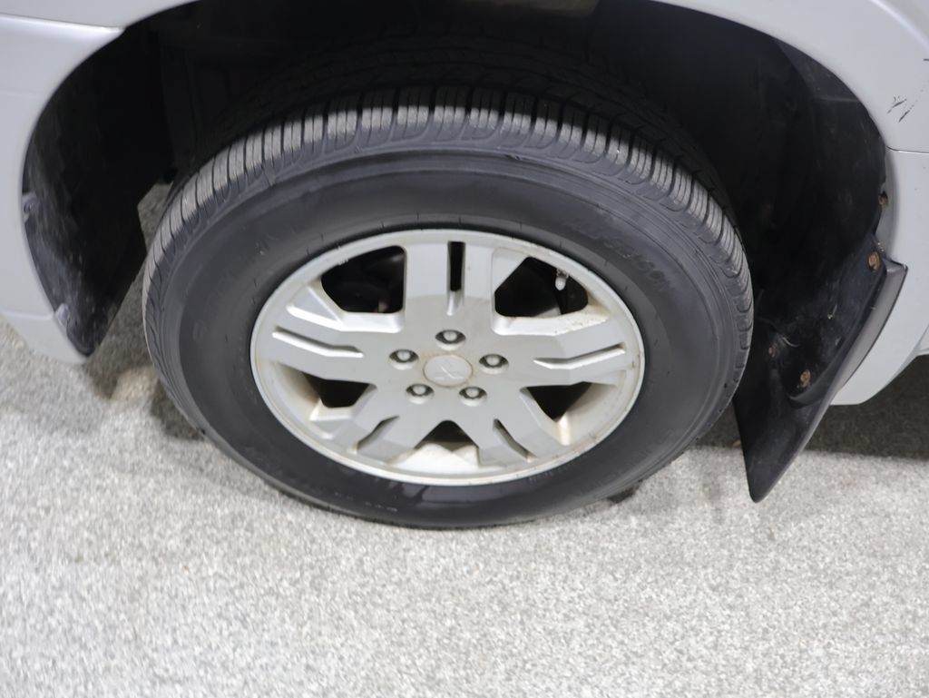 Used 2008 Mitsubishi Endeavor LS AWD/4WD image 17