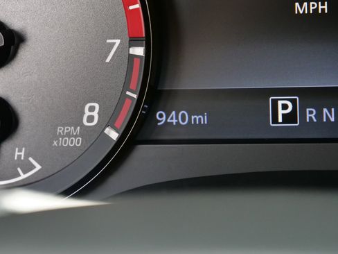 Used 2025 Nissan Frontier Pro-X RWD image 13