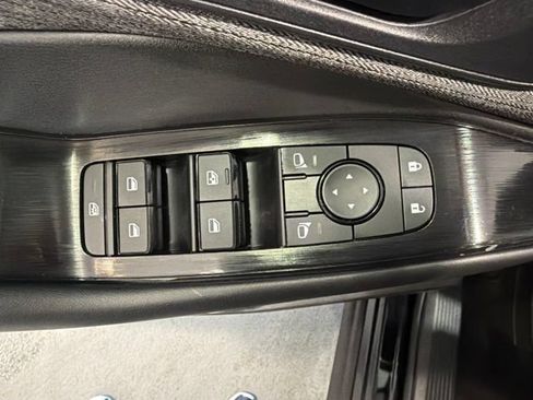 Used 2023 Nissan Rogue S AWD/4WD image 19