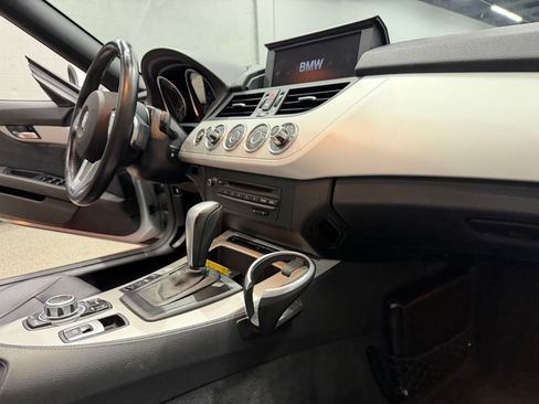 Used 2011 BMW Z4 sDrive30i RWD image 36