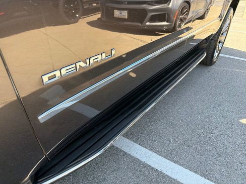 Used 2017 GMC Yukon XL Denali w/ Open Road Package AWD/4WD image 10