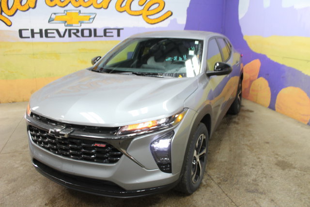 Used 2024 Chevrolet Trax RS w/ Driver Confidence Package FWD image 4