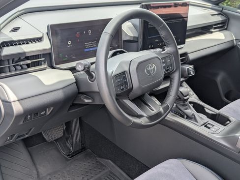 Used 2026 Toyota RAV4 SE AWD/4WD image 14