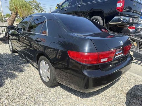 Used 2005 Honda Accord LX image 2