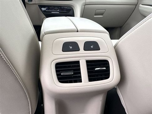 Used 2023 Buick Envision Avenir FWD image 21