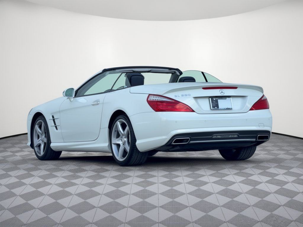 Used 2013 Mercedes-Benz SL 550 image 3