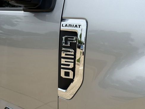 Used 2022 Ford F250 Lariat w/ Lariat Value Package AWD/4WD image 7