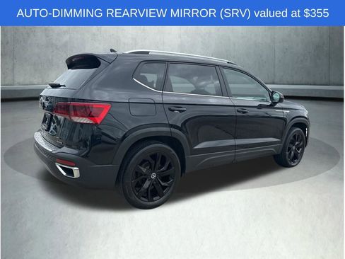 Used 2023 Volkswagen Taos SE w/ Panoramic Sunroof Package image 7