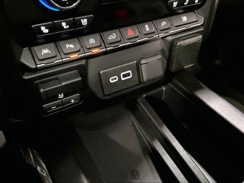 Used 2022 Chevrolet Silverado 1500 High Country w/ Technology Package image 26