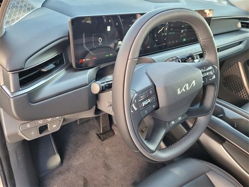 Used 2026 Kia EV9 Wind image 24