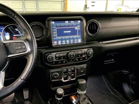 Used 2021 Jeep Wrangler Unlimited Sahara image 6