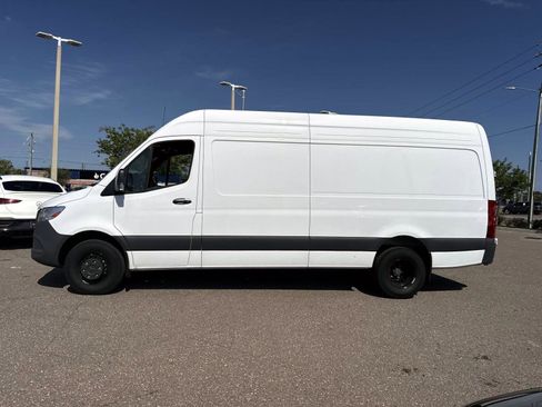 Used 2025 Mercedes-Benz Sprinter 3500 image 2