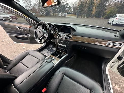 Used 2016 Mercedes-Benz E 350 4MATIC Sedan image 24