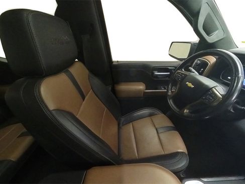 Used 2021 Chevrolet Silverado 1500 High Country w/ Technology Package image 35