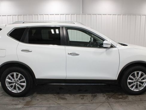 Used 2020 Nissan Rogue SV FWD image 11