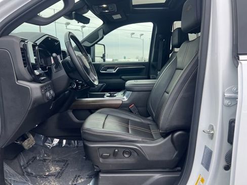 Used 2024 Chevrolet Silverado 3500 High Country w/ High Country Premium Package image 10