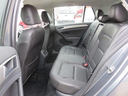 Used 2015 Volkswagen Golf S image 18