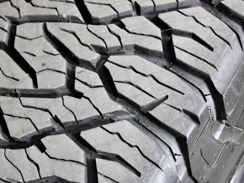 Used 2024 Ford F350 Lariat w/ Sport Appearance Package image 16