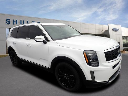Used 2022 Kia Telluride S image 3