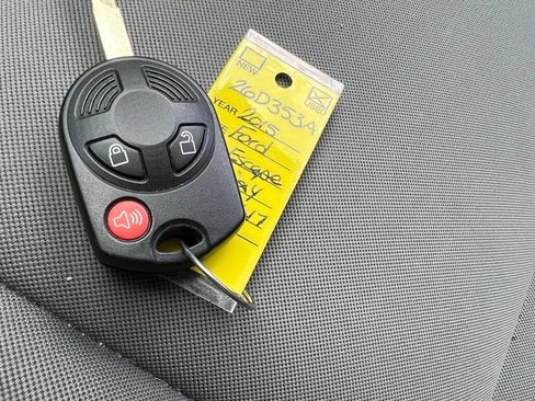 Used 2015 Ford Escape SE FWD image 31