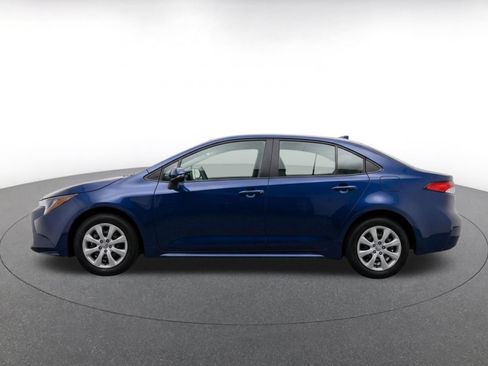 Used 2025 Toyota Corolla LE FWD image 4
