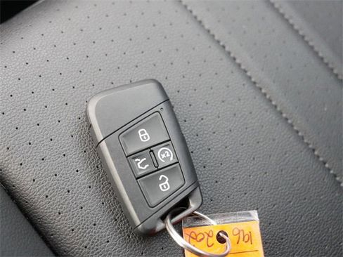 Certified 2024 Volkswagen Tiguan SE R-Line image 36