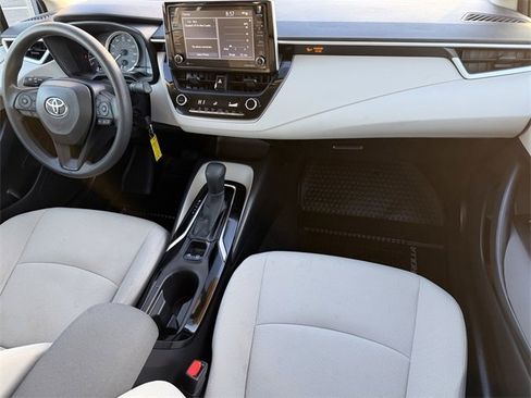 Used 2021 Toyota Corolla LE image 34