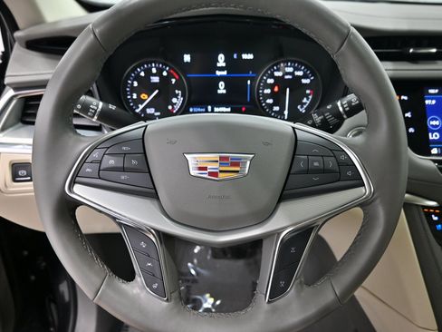 Used 2021 Cadillac XT5 Premium Luxury AWD/4WD image 7
