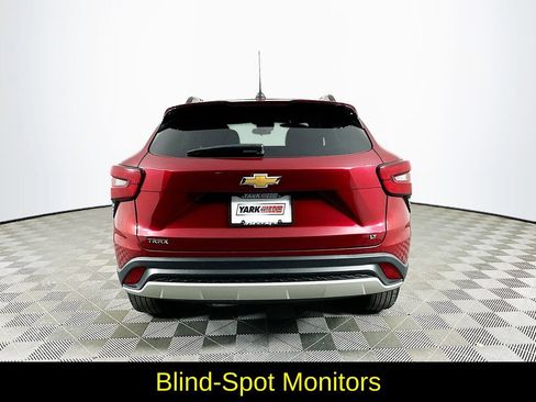Used 2024 Chevrolet Trax LT w/ Driver Confidence Package image 9