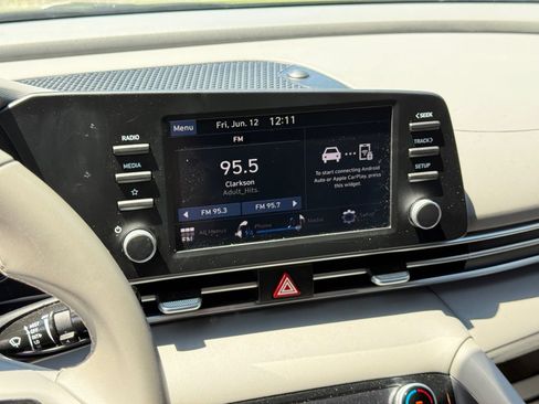 Used 2025 Hyundai Elantra Sport FWD image 24