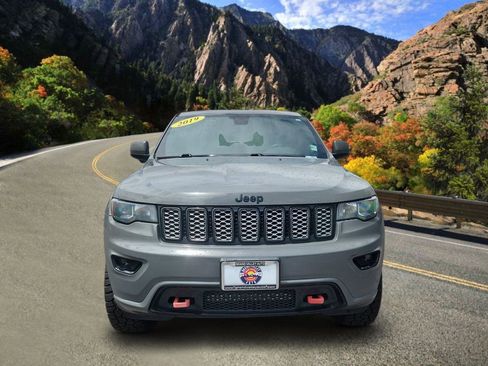 Used 2019 Jeep Grand Cherokee Altitude AWD/4WD image 6