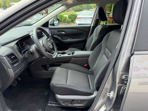 Used 2024 Nissan Rogue SV AWD/4WD image 9