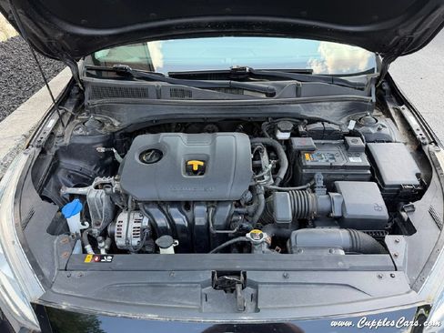 Used 2019 Kia Forte S w/ S Premium Package FWD image 12