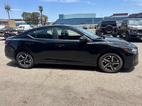 Used 2024 Nissan Sentra SV FWD image 4