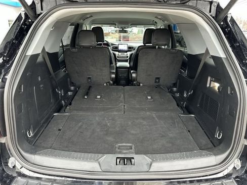 Used 2023 Ford Explorer XLT w/ Equipment Group 202A image 25