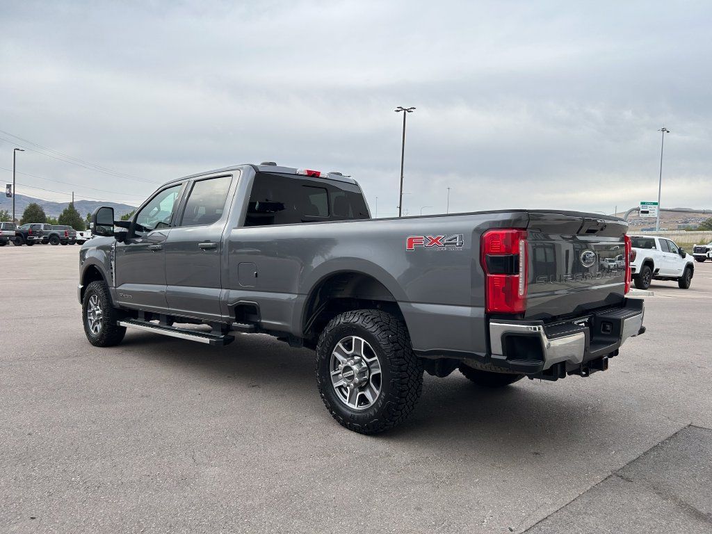 Used 2024 Ford F350 Lariat AWD/4WD image 2