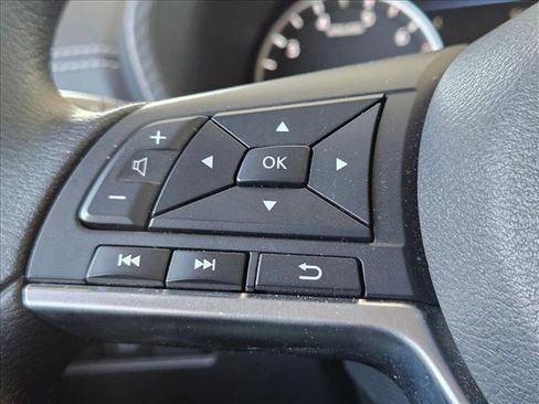 Used 2025 Nissan Sentra SV image 13