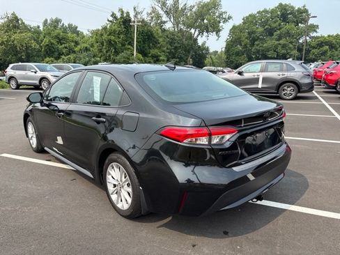 Used 2022 Toyota Corolla LE w/ LE Convenience Package FWD image 5