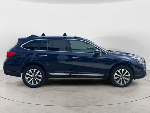 Used 2018 Subaru Outback 2.5i Touring w/ Popular Package #3 AWD/4WD image 6