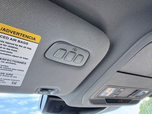 Used 2022 Ford Explorer XLT w/ Equipment Group 202A image 12