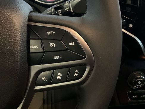 Used 2021 Jeep Cherokee Limited w/ Elite Package image 14