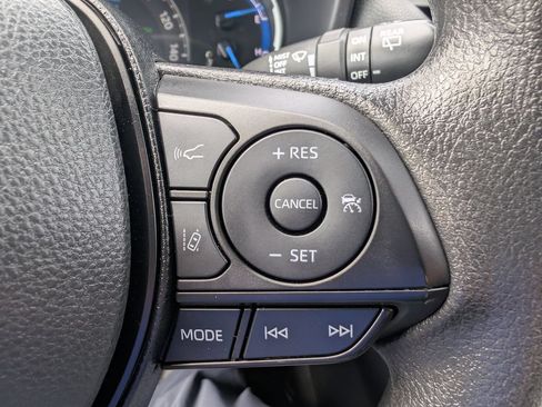Used 2025 Toyota RAV4 XLE AWD/4WD image 26