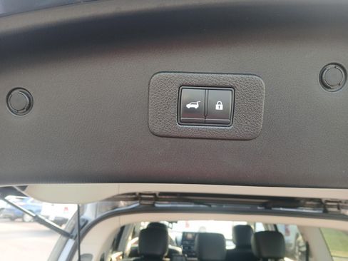 Used 2022 Nissan Armada SL RWD image 20
