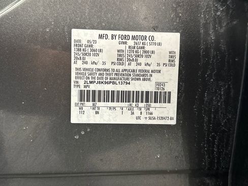 Used 2023 Lincoln Nautilus Reserve w/ Equipment Group 202A image 13