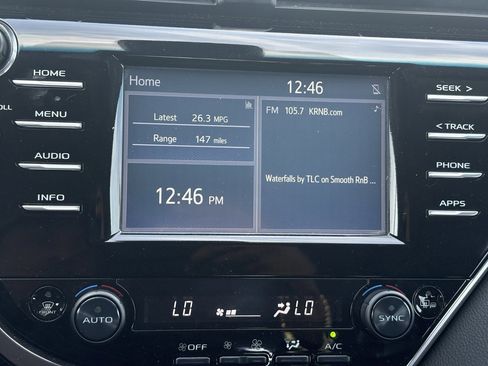 Used 2018 Toyota Camry XSE image 9